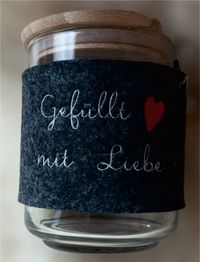 Stickerei gef&uuml;llt mit Liebe